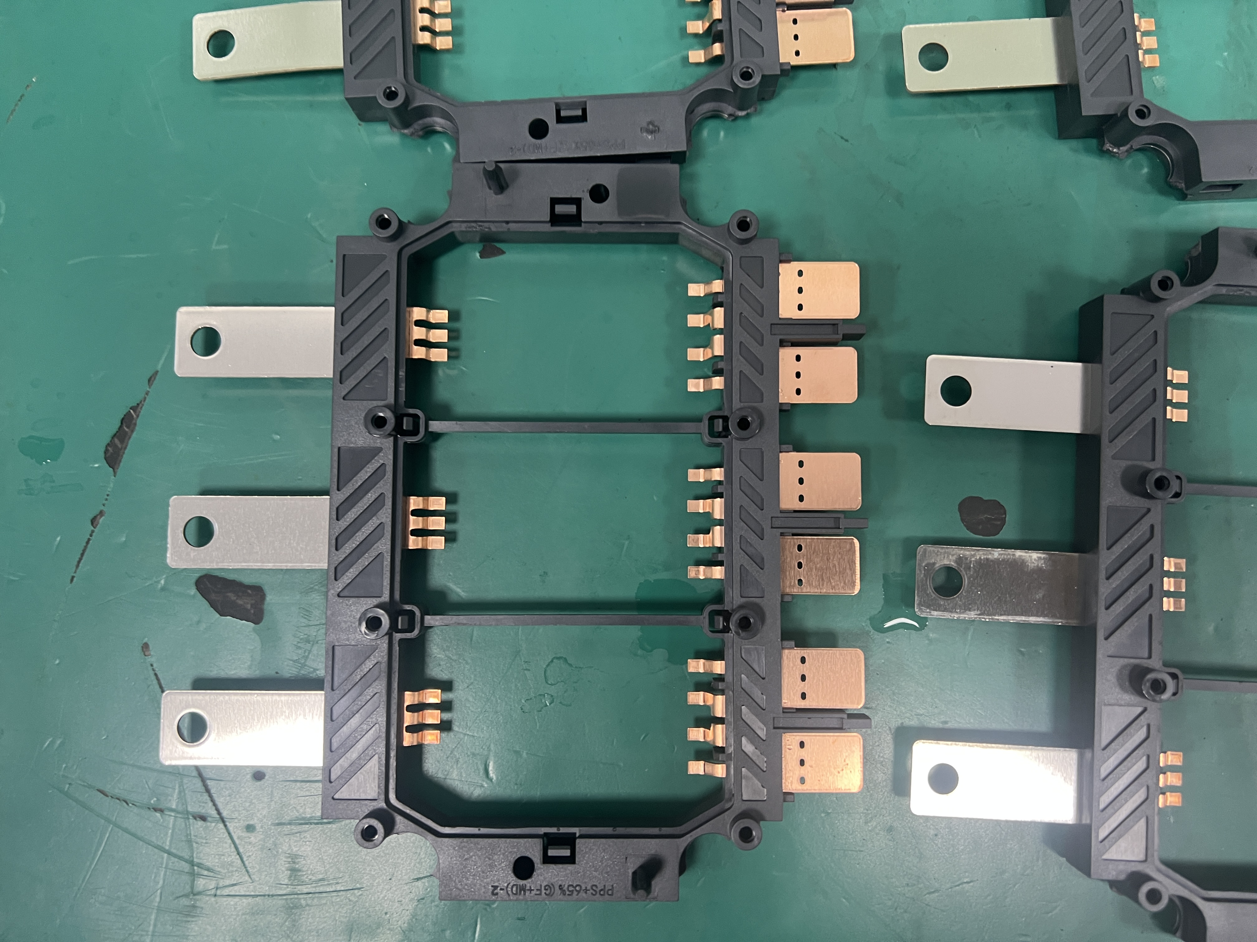 洗电芯连接集成母排毛刺 