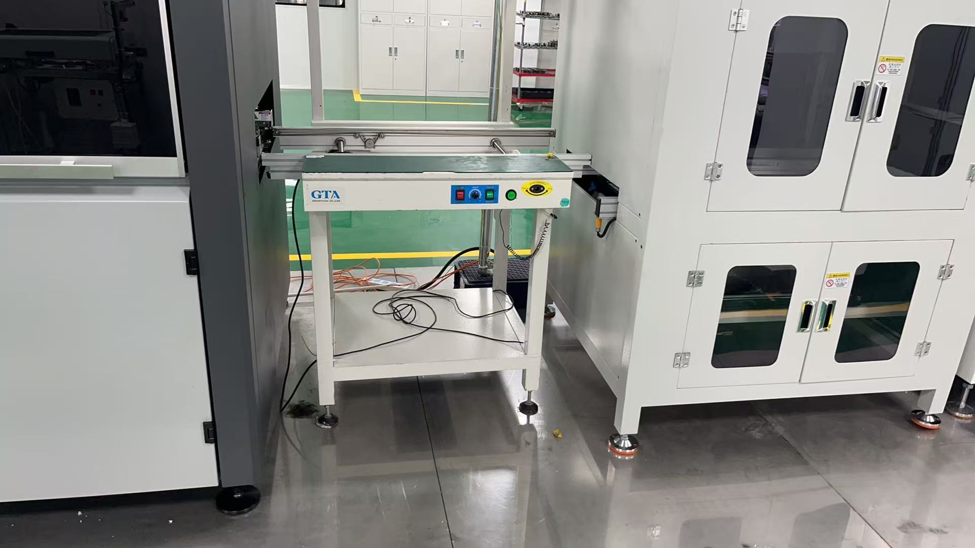 德铖全自动在线干冰洗板机在实际工厂使用中 