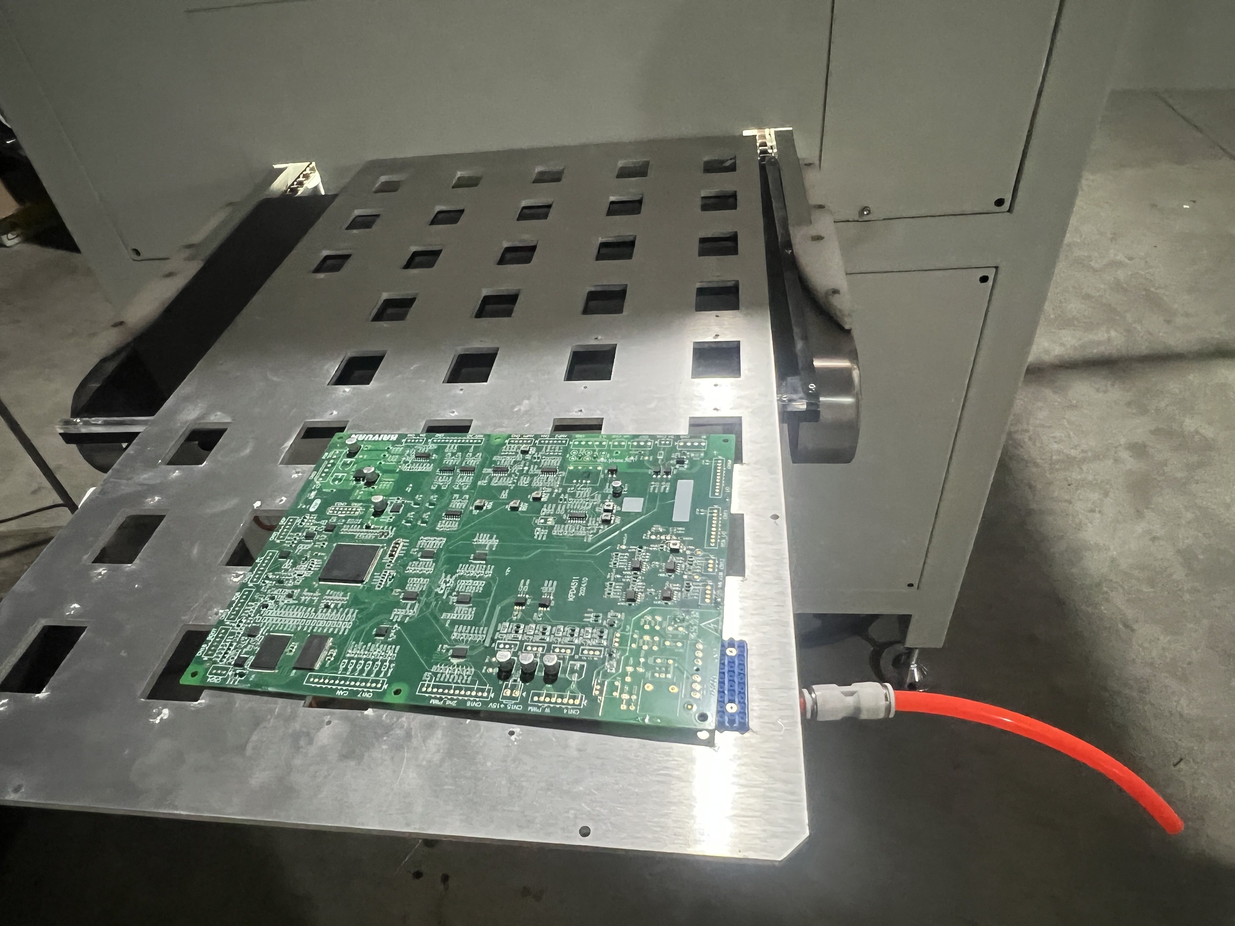 自动干冰清洗设备清洗批量PCBA，免编程 